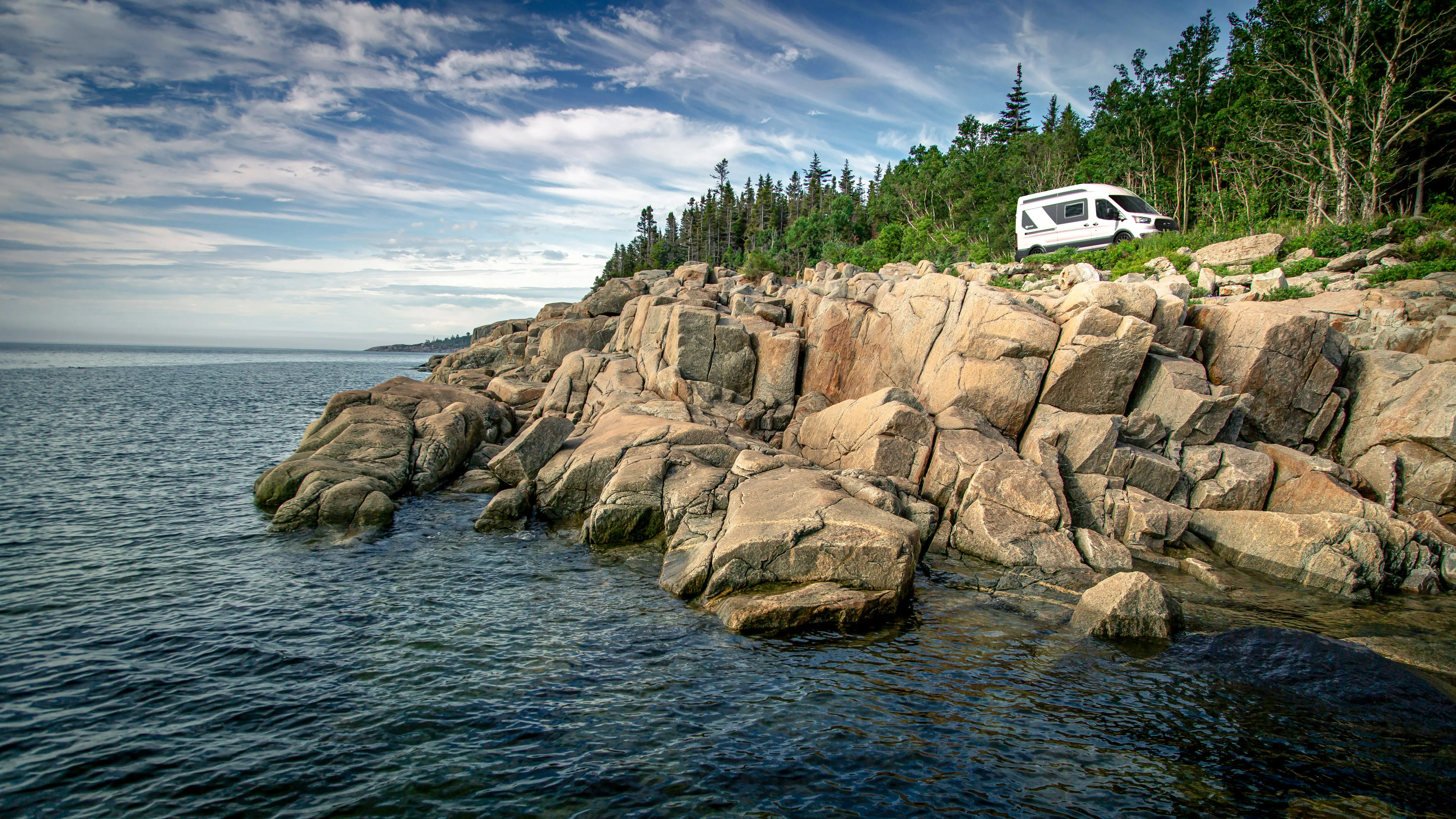 Sun living van på klippor